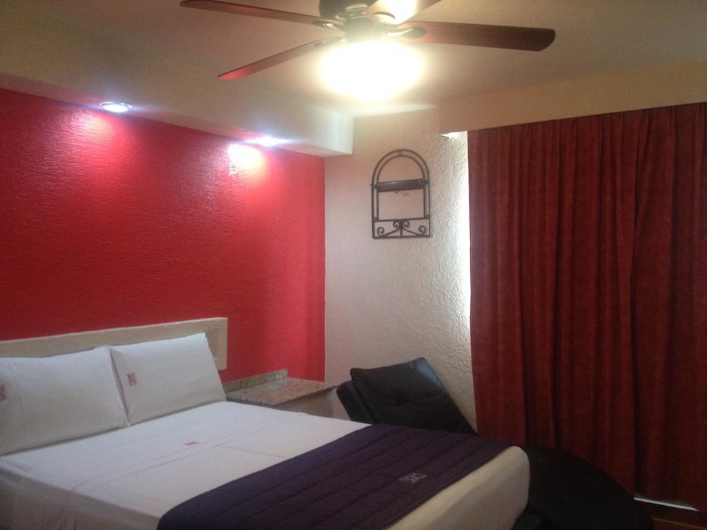 Hotel La Paz Guadalajara Kamer foto