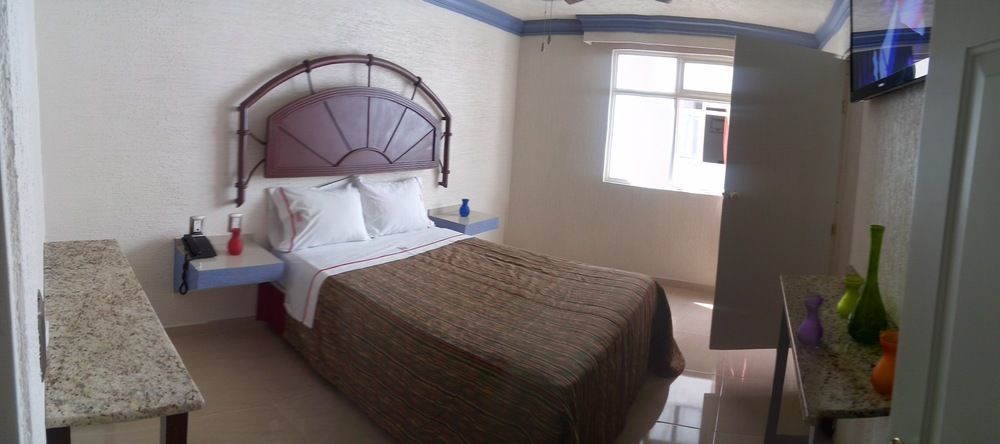 Hotel La Paz Guadalajara Buitenkant foto