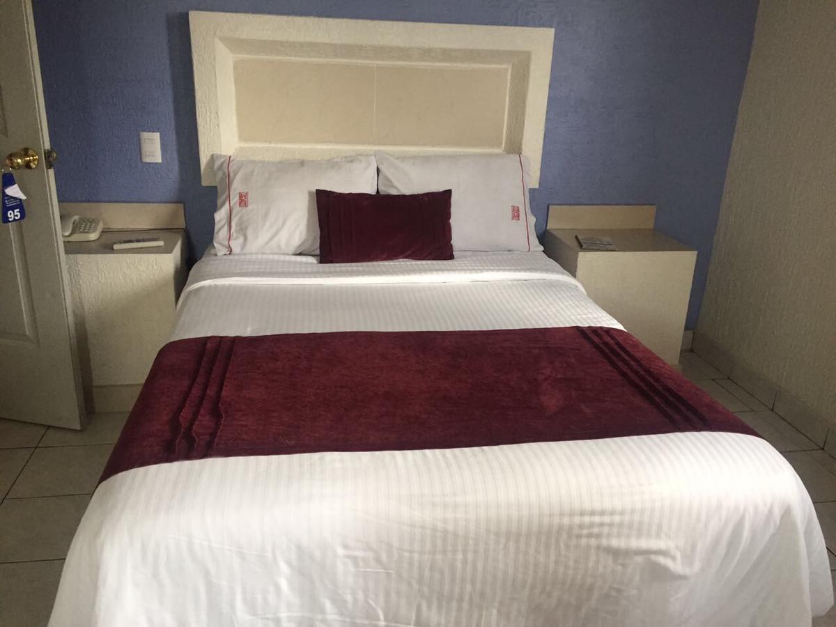 Hotel La Paz Guadalajara Buitenkant foto