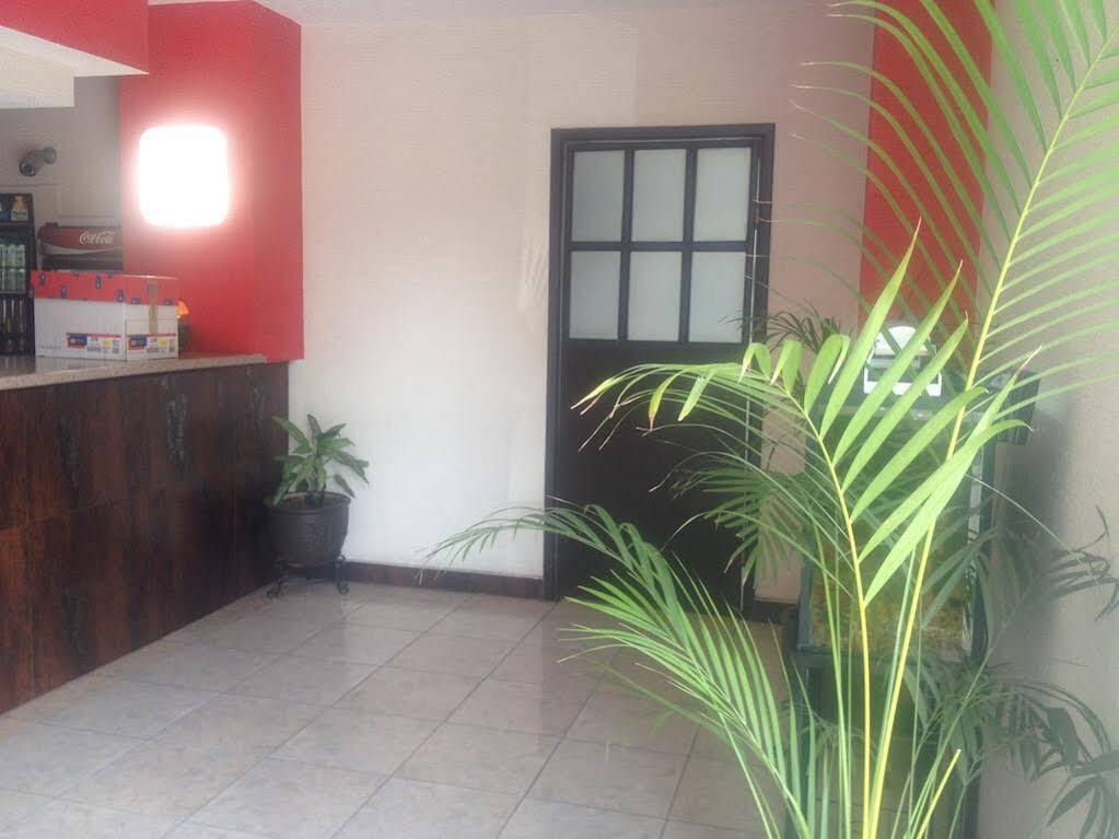 Hotel La Paz Guadalajara Buitenkant foto